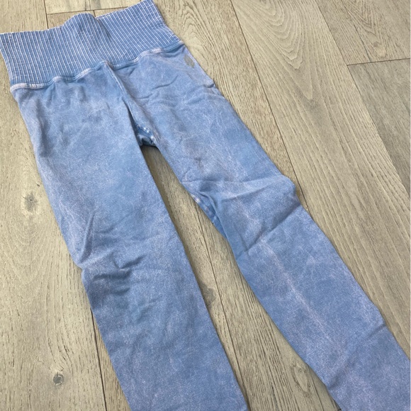 FREE PEOPLE MOVEMENT LEGGINGS !!! - Picture 4 of 9